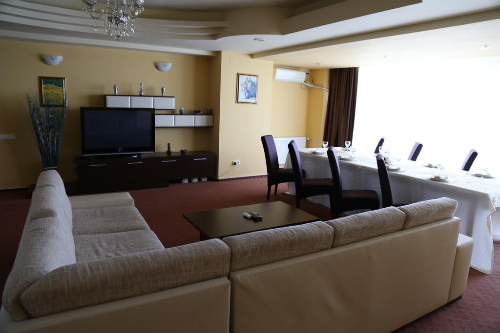 Hotel Florida 마마이아 외부 사진