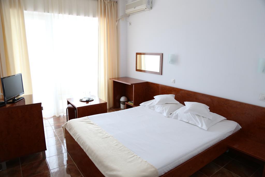 Hotel Florida 마마이아 외부 사진